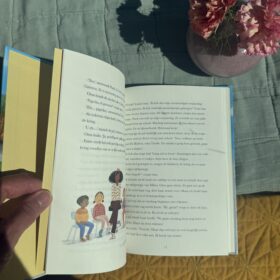 Oma Tineke terug naar school | boekwijzer